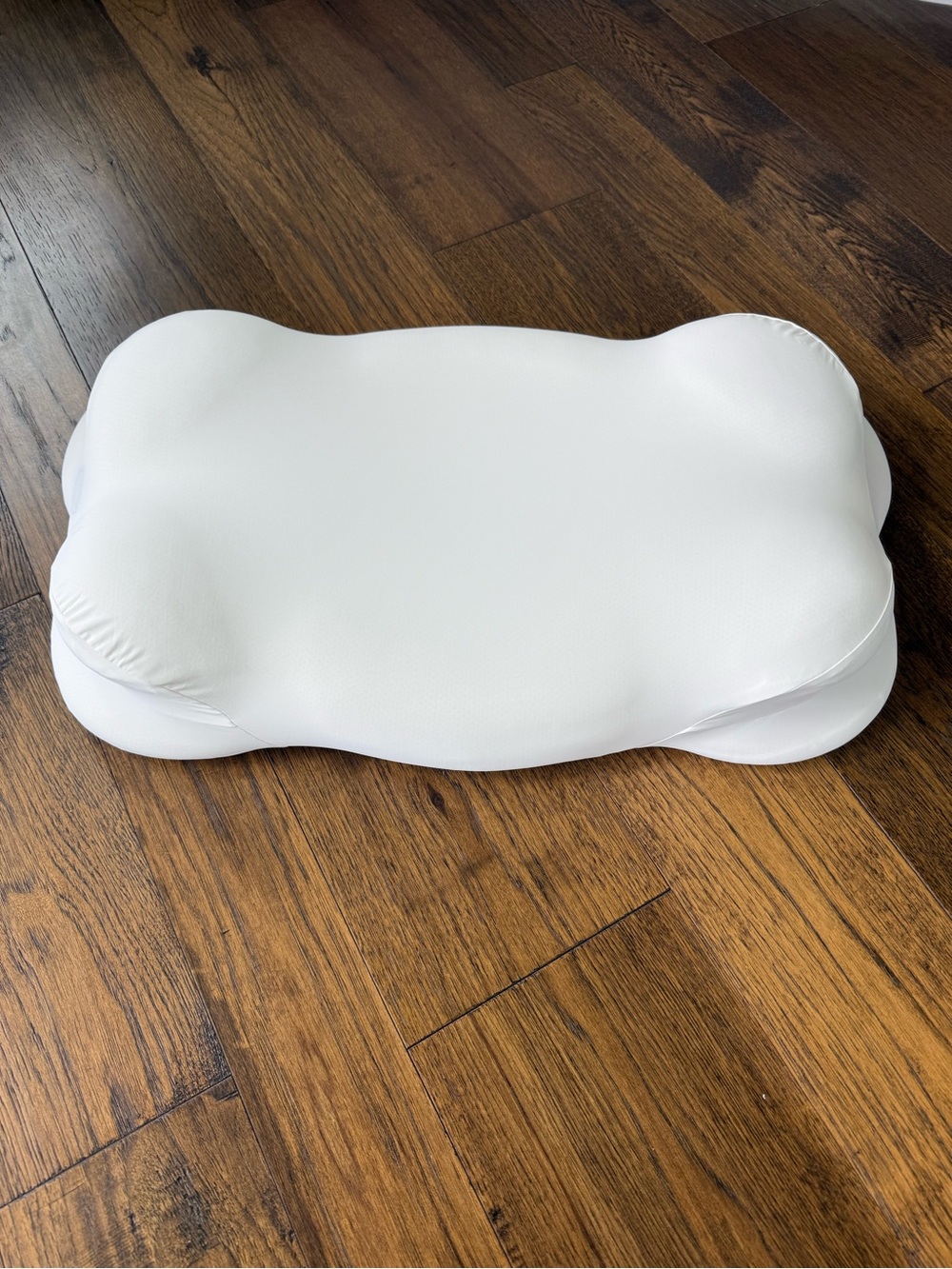 Mellow Cloud Align White Pillow with Carry Case - Protective Storage with Handle - Picture 3 of 5
